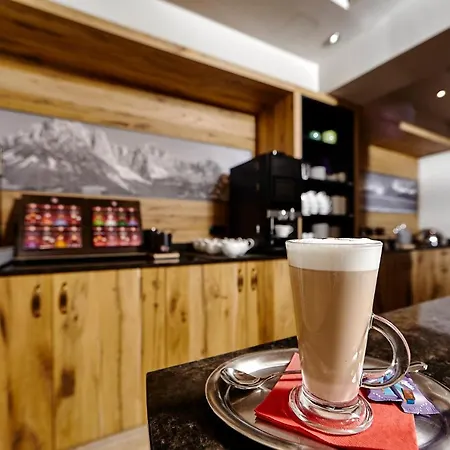Bergland Apartmanhotel 4*